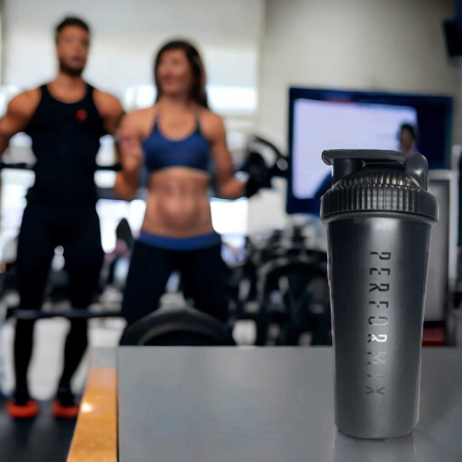Elevate Your Fitness Routine with the Classic Black Shaker Bottle - Perfect for Protein Shakes and Pre-Workout Supplements