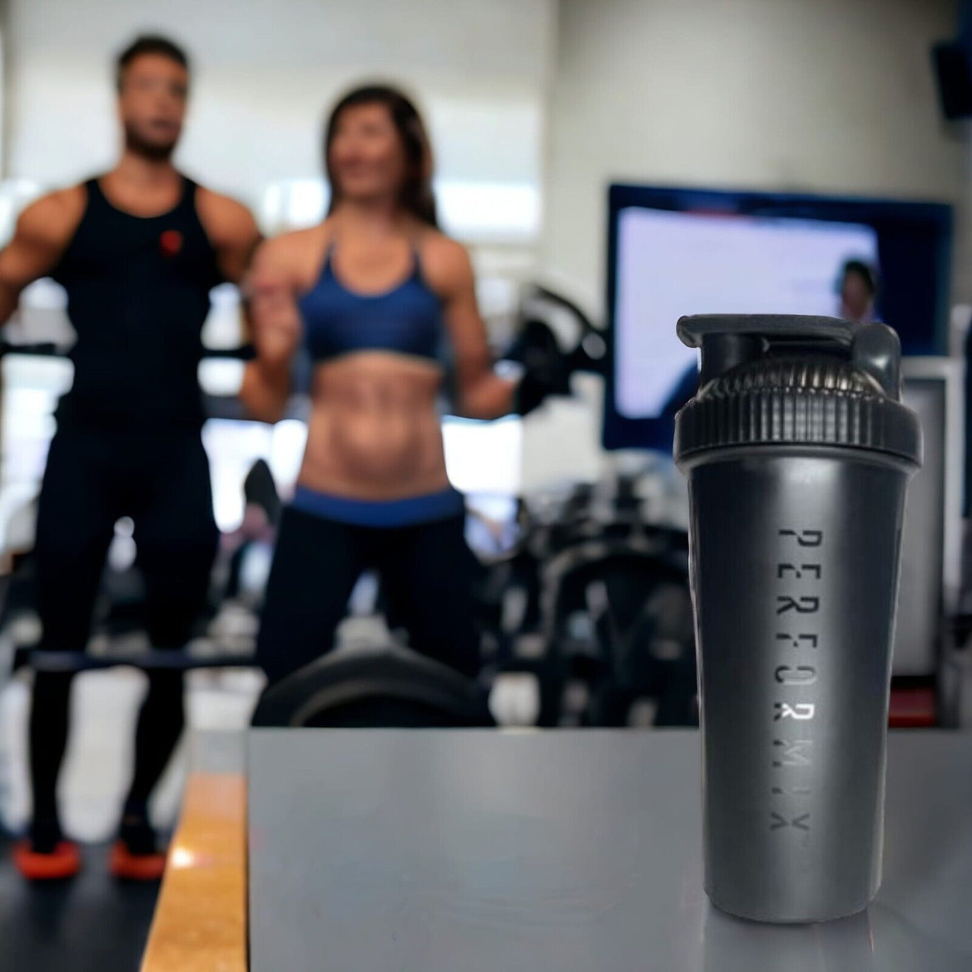 Elevate Your Fitness with the Classic Black Shaker Bottle - Perfect for Protein Shakes and Pre-Workout Supplements!